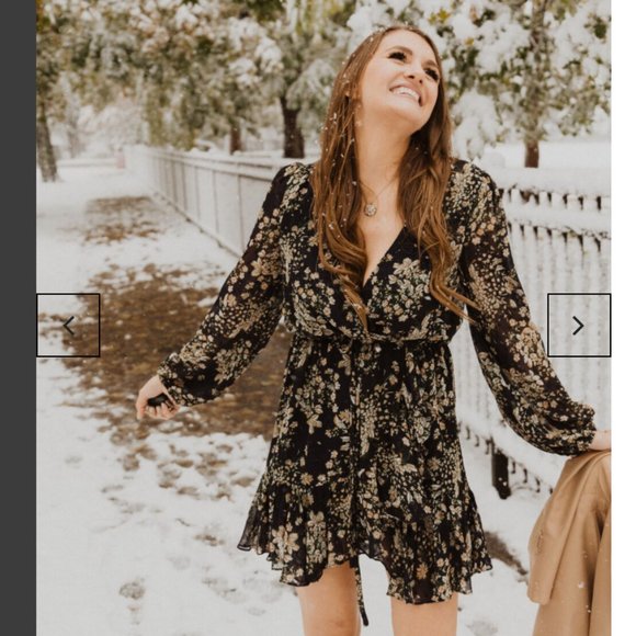 Aakaa Dresses & Skirts - NWT floral long sleeve babydoll dresses